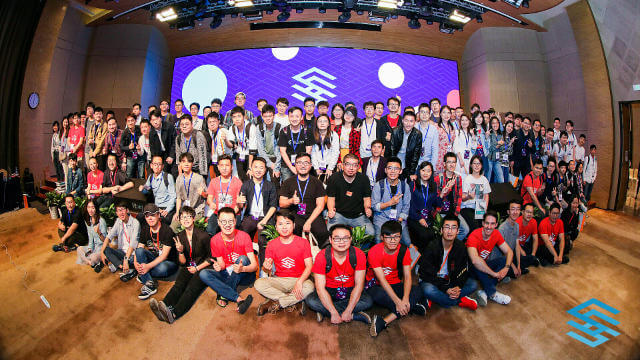 Family photo after CSSConf China 2019