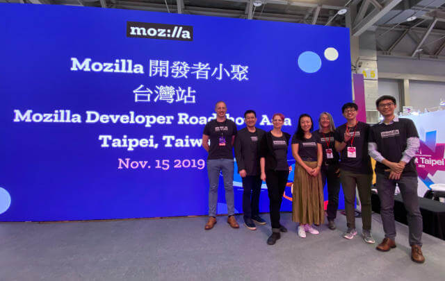 Team photo at the Taipei stop